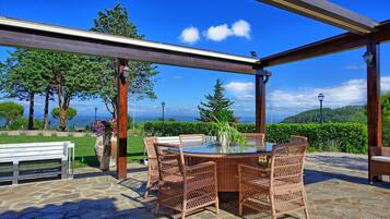 Vila, várias camas | Jardim