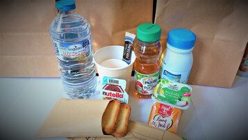 Desayuno para llevar todos los días (con cargo)
