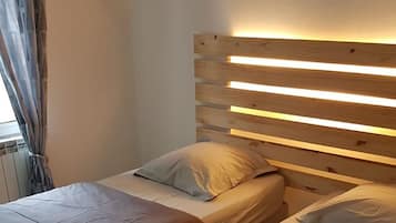 Habitación doble clásica, baño privado | Escritorio, cortinas blackout y insonorización