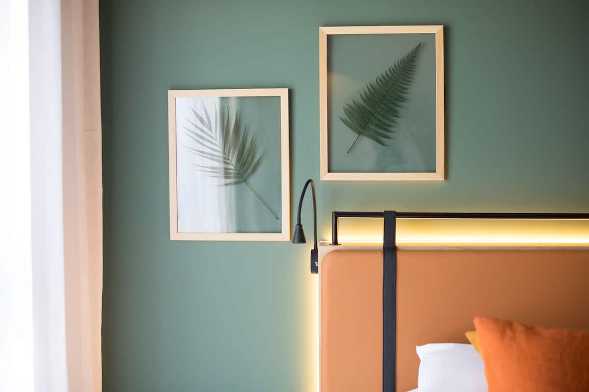 1 slaapkamer, luxe beddengoed, een bureau, een laptopwerkplek