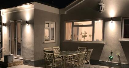 Beautiful 2-bed Bungalow in Canvey Island