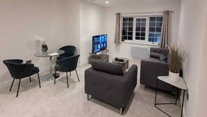 Deluxe Apartment | Living area - Luxury 2 Bed Flat In The Heart Of Rochester (Rochester)