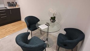 Deluxe Apartment | Living area - Luxury 2 Bed Flat In The Heart Of Rochester (Rochester)