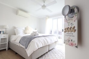 3 chambres, fer et planche à repasser, Wi-Fi, draps fournis