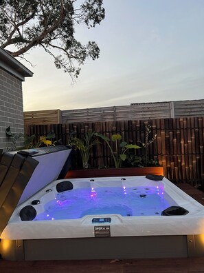 Outdoor spabad