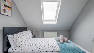 2 bedrooms, desk, iron/ironing board, free WiFi