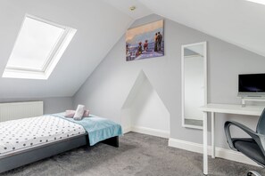 2 sovrum, skrivbord, strykjärn/strykbräda och gratis wi-fi