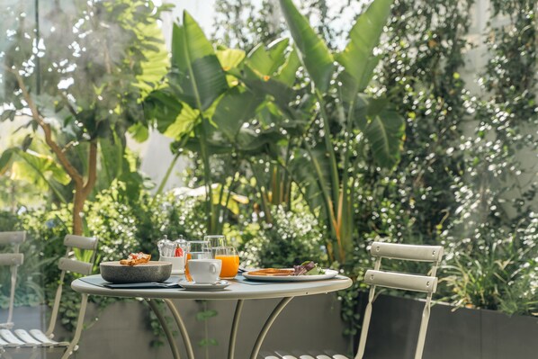 Ảnh chưa phân loại, 1 trong số 76 ảnh, nút