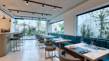 Petit déjeuner composé de spécialités régionales compris tous les jours