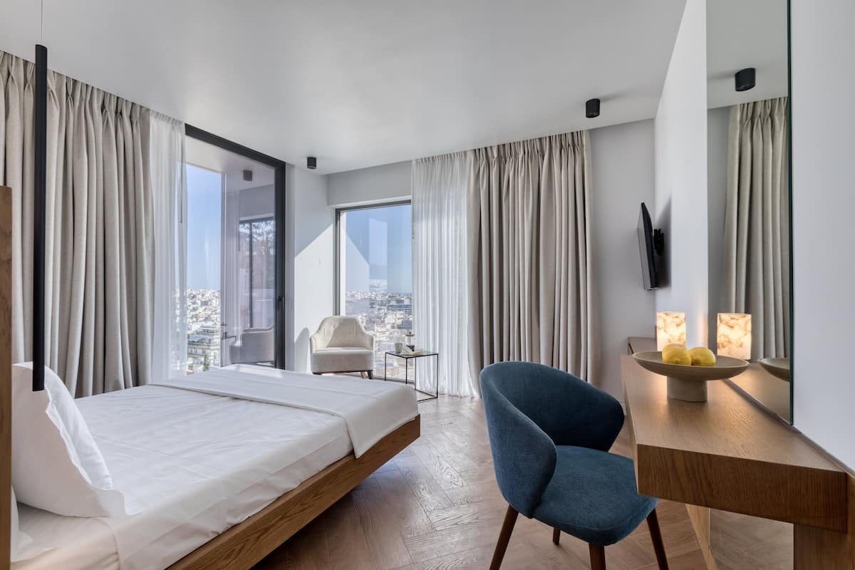 panoramic suite | 1 bedroom, premium bedding, pillow-top beds, minibar