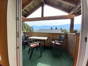 Outdoor dining - Poludnig, cozy 5 P apartment (Presseggersee)