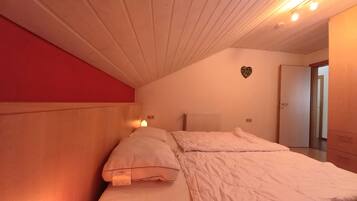 2 chambres, lit parapluie, Wi-Fi, draps fournis