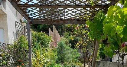 villa au pied de la montagne ,mer ,randonnées et soin bien etre