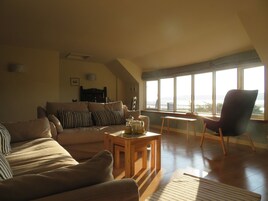 Cottage | Living room