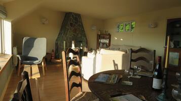 Cottage | Dining