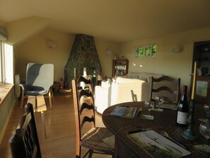 Cottage | Dining