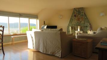 Cottage | 3 bedrooms, individually decorated, individually furnished, free WiFi