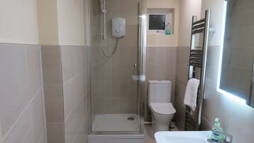Cottage | Bathroom | Shower