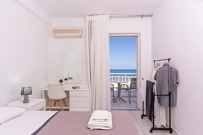 Fer et planche à repasser, Wi-Fi gratuit, draps fournis