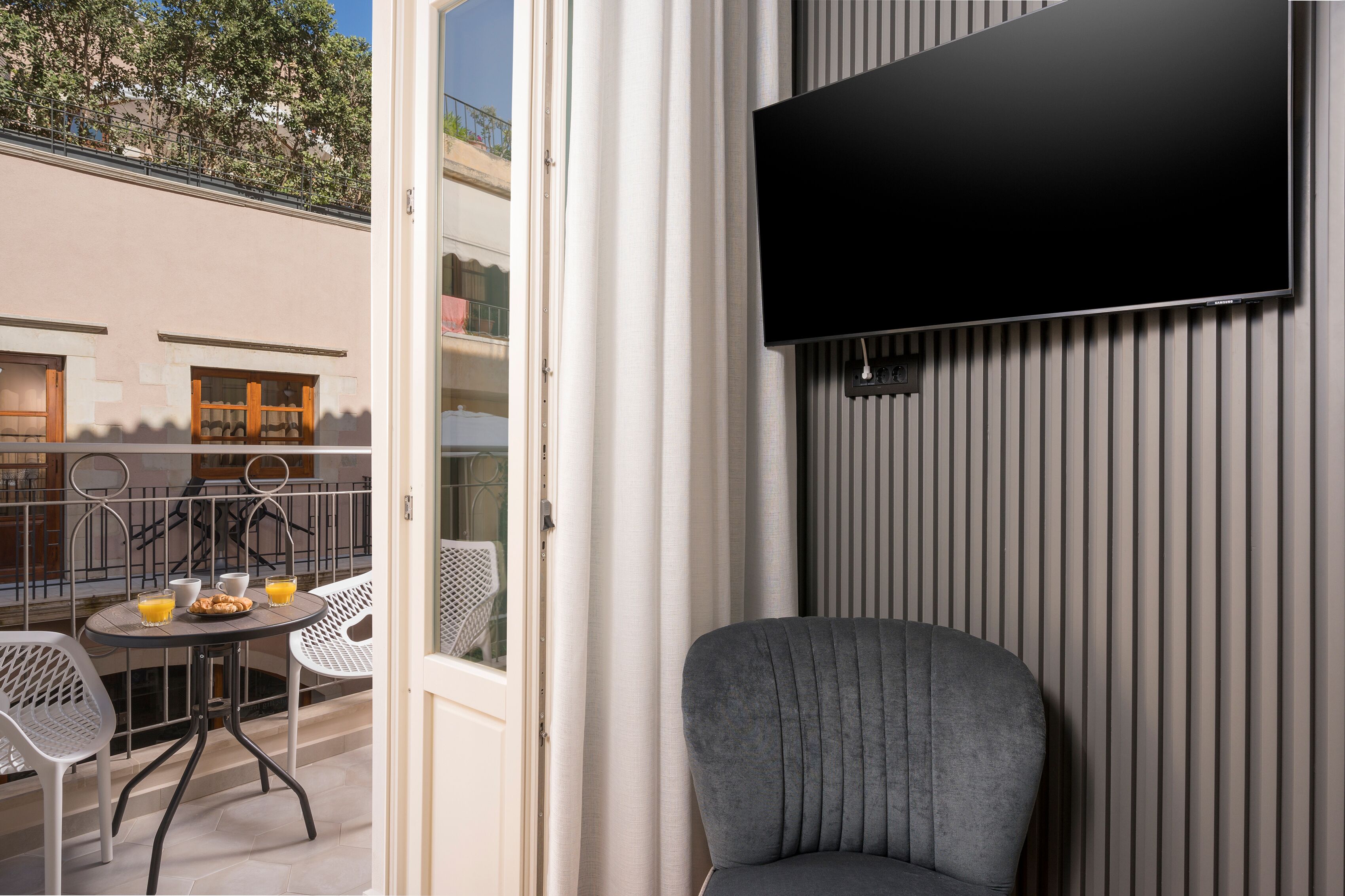 Deluxe Suite | Balcony