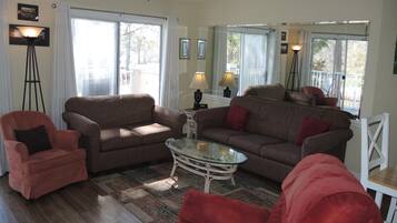 Villa, 2 Bedrooms | Living area