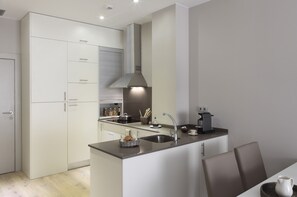 Kühlschrank, Mikrowelle, Geschirrspüler