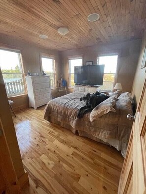 3 bedrooms, iron/ironing board, travel cot, WiFi