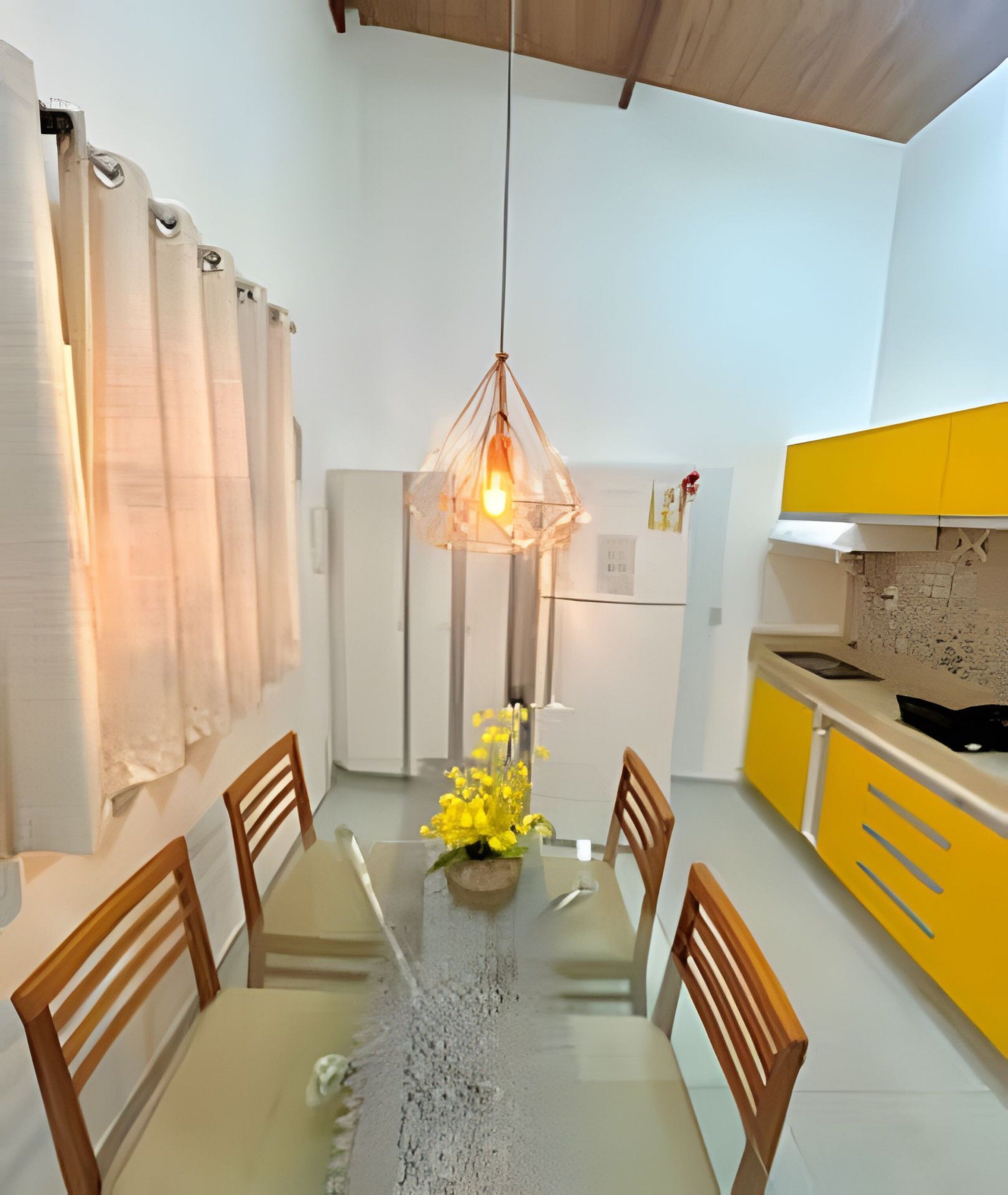 Basic Apartment | Dining