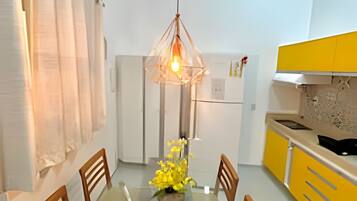 Basic Apartment | Dining