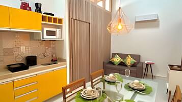 Basic Apartment | Dining