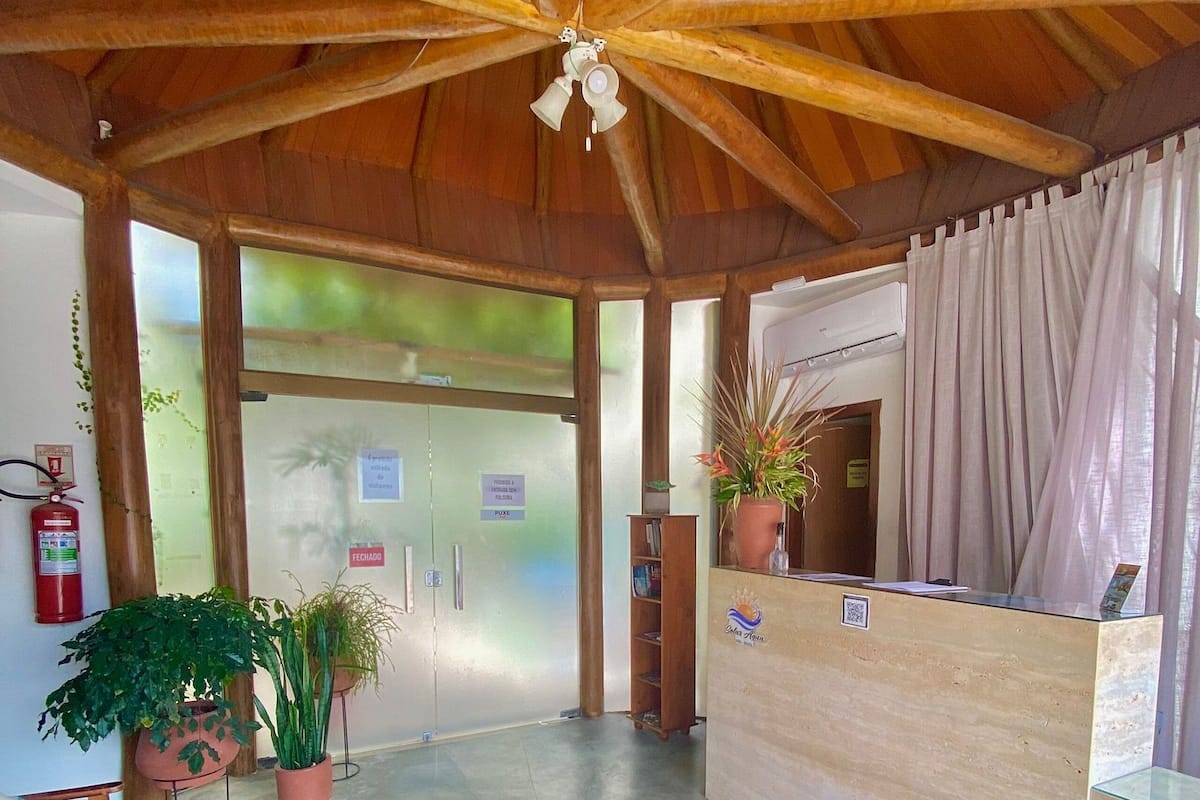 Basic Apartment | Lobby