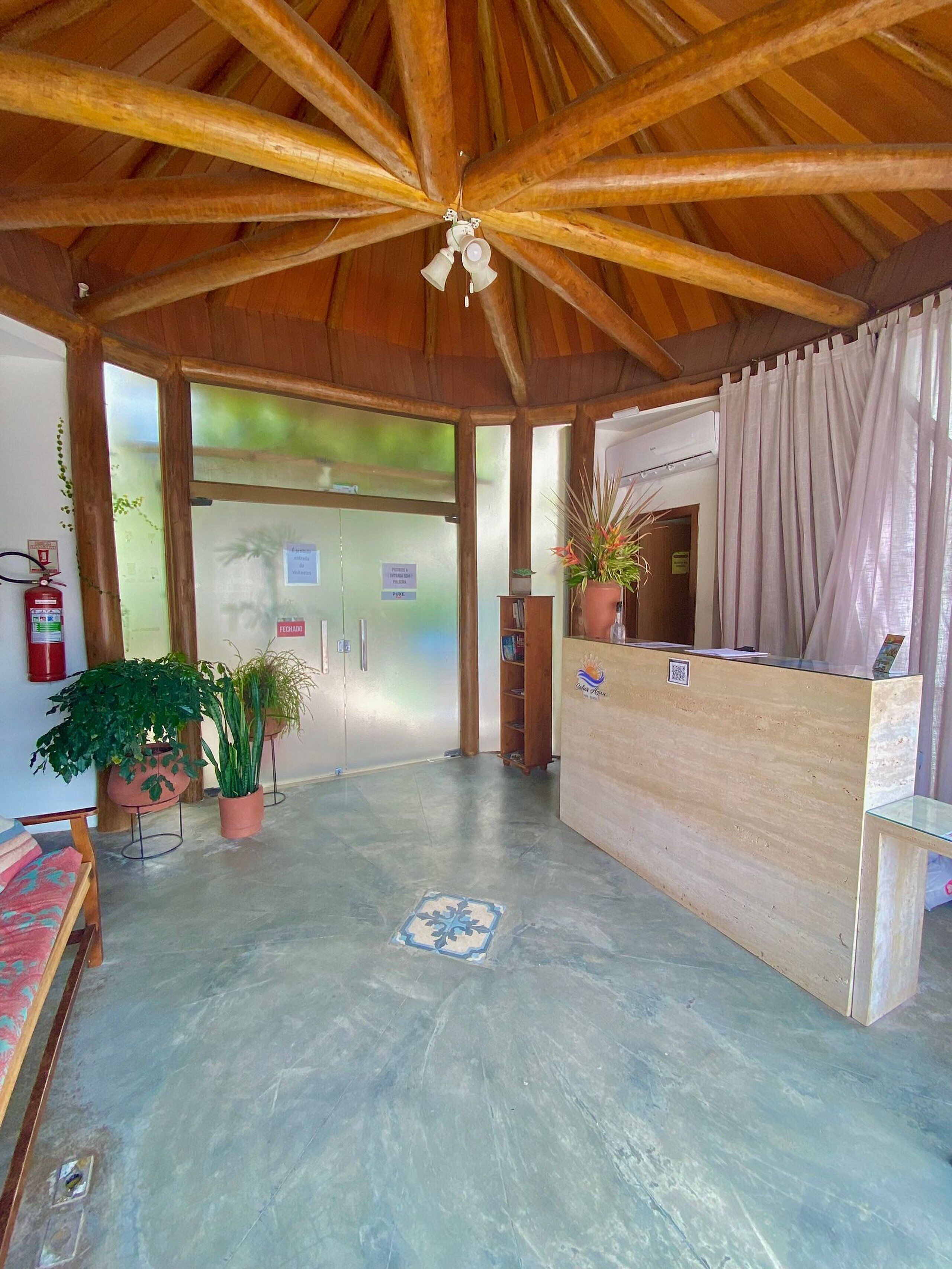 Basic Apartment | Lobby