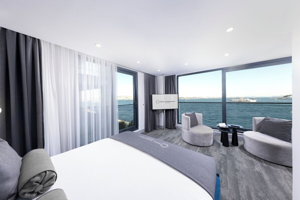 Premium bedding, minibar, in-room safe, laptop workspace - Pera Bosphorus Hotel (Istanbul)