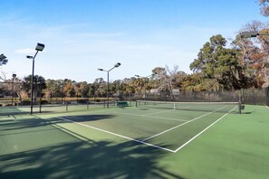 Sports court - Evian 287 - Gorgeous 2 Bedroom Condo - 2nd Floor Walk Up Flat (Hilton Head Island)