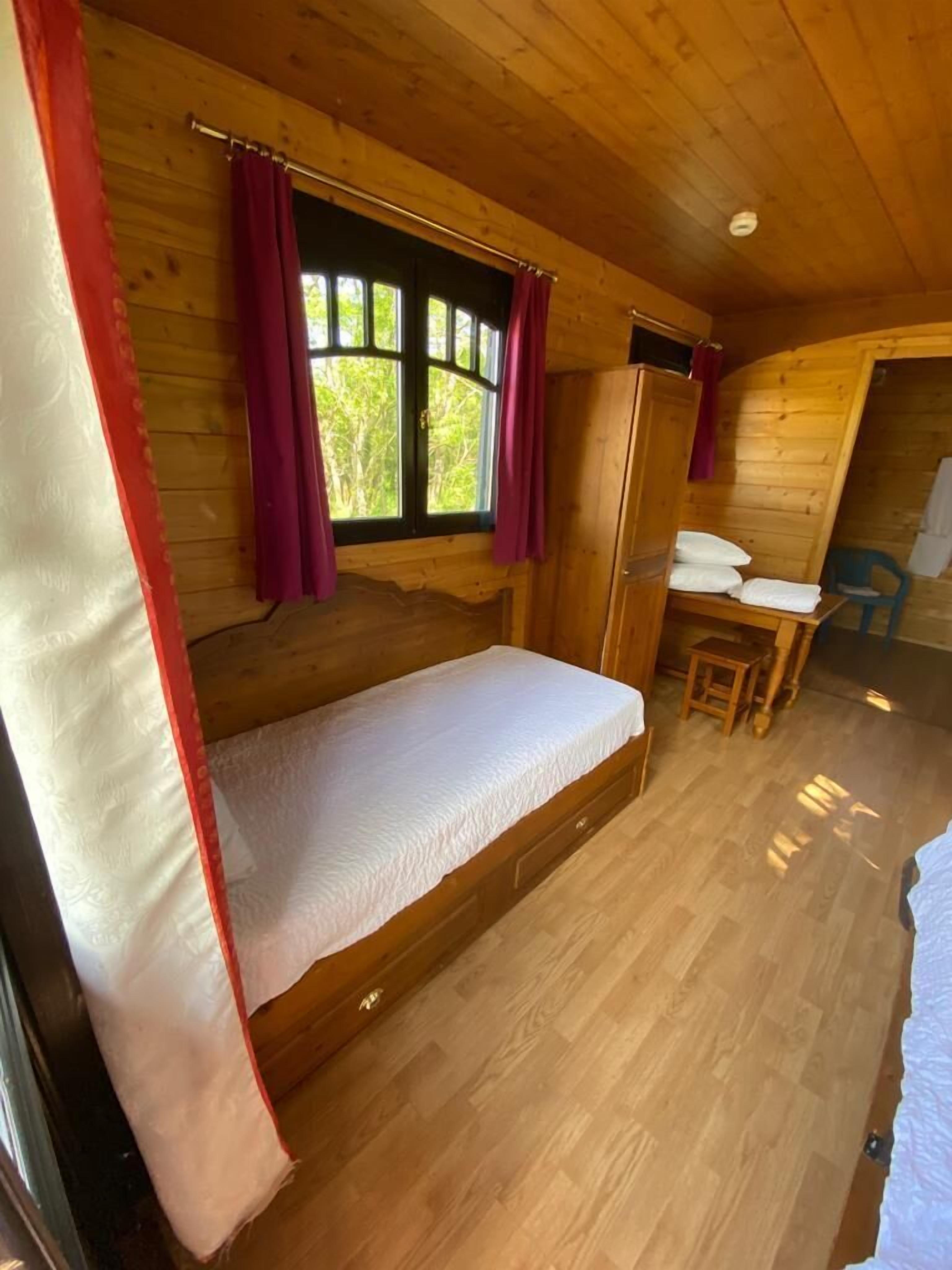 Bed sheets, wheelchair access
