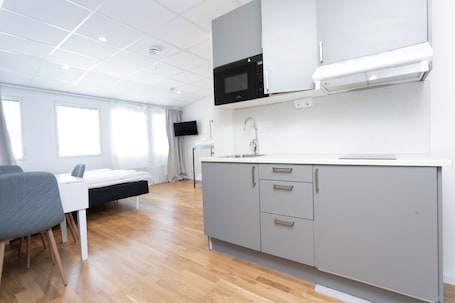Family Studio | 1 bedroom, desk, laptop workspace, soundproofing