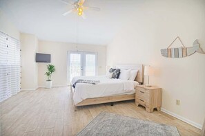 3 bedrooms, desk, iron/ironing board, travel cot