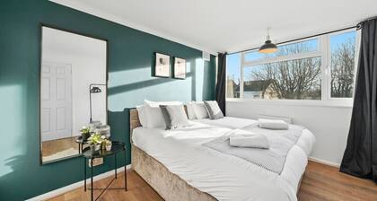 Cosy 3-Bedroom House • Free Parking • Garden • Fast Wifi • Self-Check-In