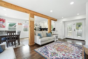 Televisión y chimenea 