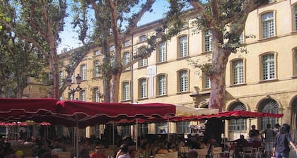 Gemütliches Ferienhaus mit Pool, Vernègues