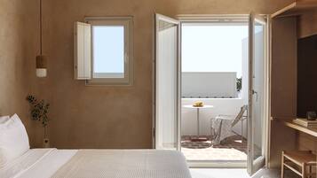 Luxury Studio Suite, Private Jacuzzi | Premium bedding, pillowtop beds, minibar, in-room safe