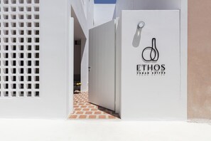 Front of property - Ethos Vegan Suites (Santorini)