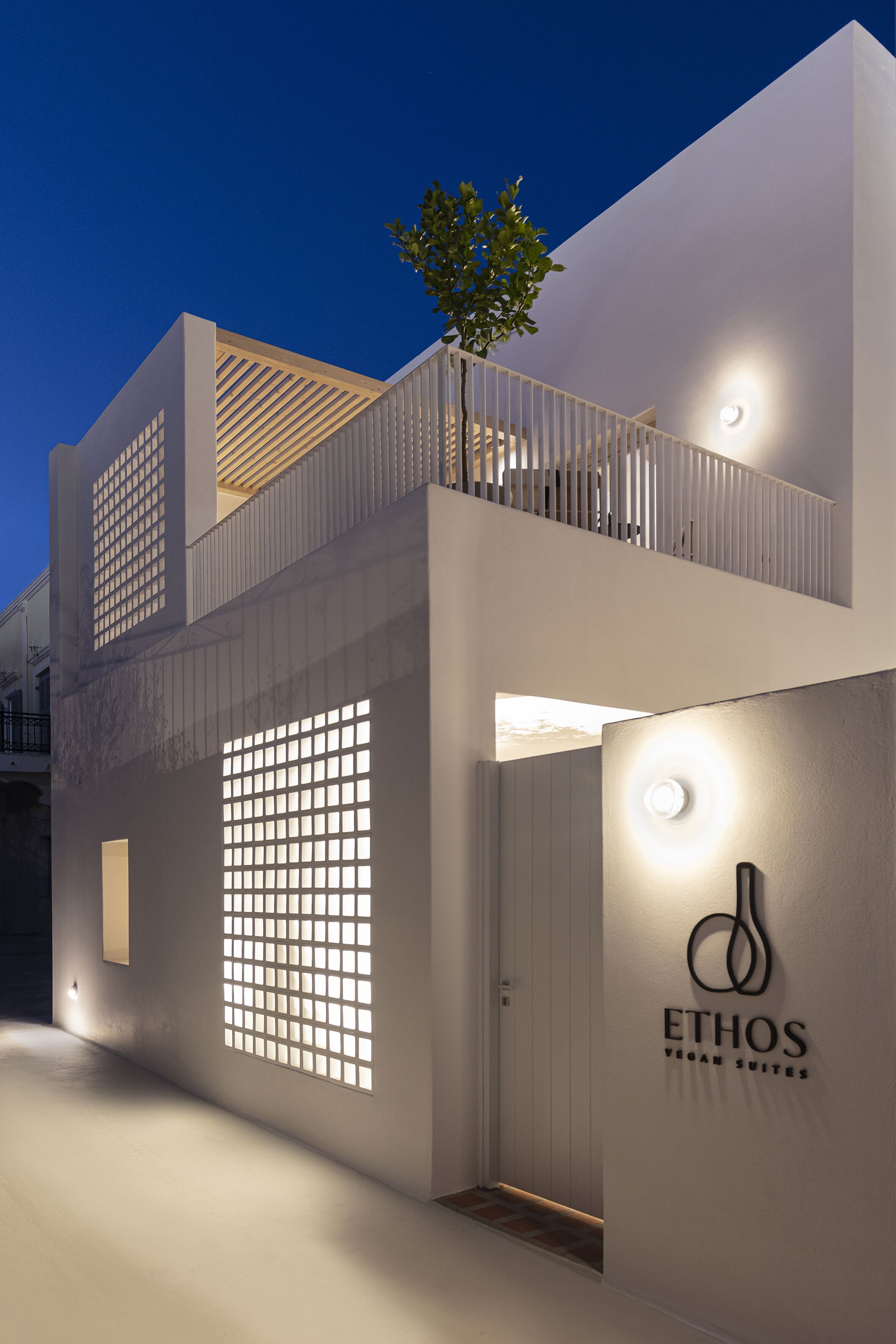 Photo - Ethos Vegan Suites Fira, Santorini