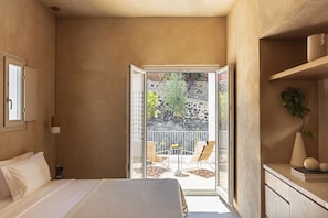 Superior Studio Suite, Private Jacuzzi and Terrace | 部屋からの景観