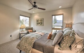 4 室のベッドルーム、アイロン / アイロン台、WiFi (無料)、ベッドシーツ