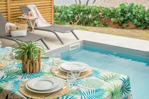 حمّام سباحة خارجي