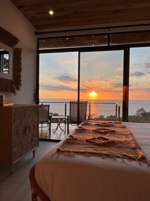 2 chambres, coffre-fort, fer et planche à repasser