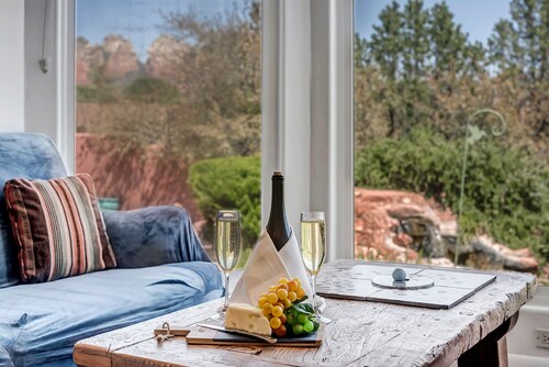Experience luxury at the Sedona Last Wagon Estate, a stunning 3-bedroom retreat in West Sedona.