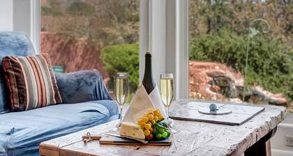 Experience luxury at the Sedona Last Wagon Estate, a stunning 3-bedroom retreat in West Sedona.