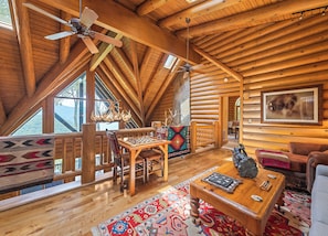 TV, fireplace - 4BR / 4 1/2 BA,  Covered deck with Hot-tub overlooking the mountains (Maggie Valley)